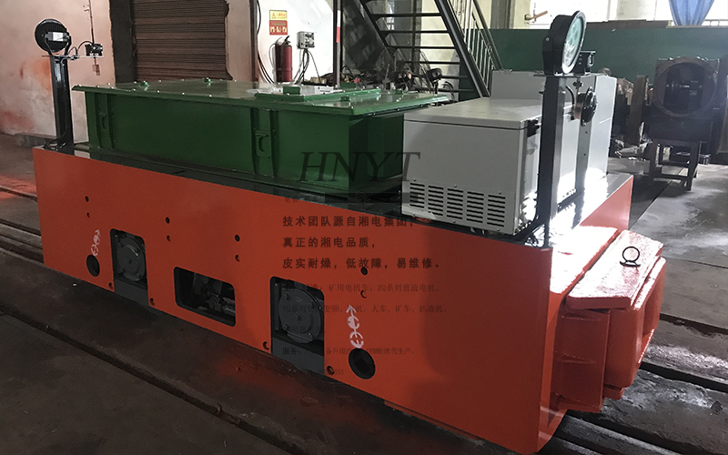 中国矿大定制的无人驾驶锂电蓄电池电※机车发货